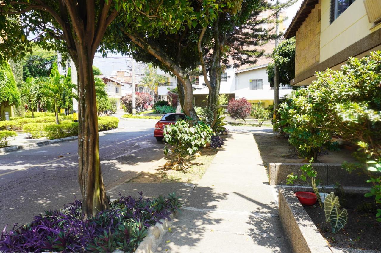 Buntes House-Casa Hotel Laureles-Estadio Medellin Exterior photo
